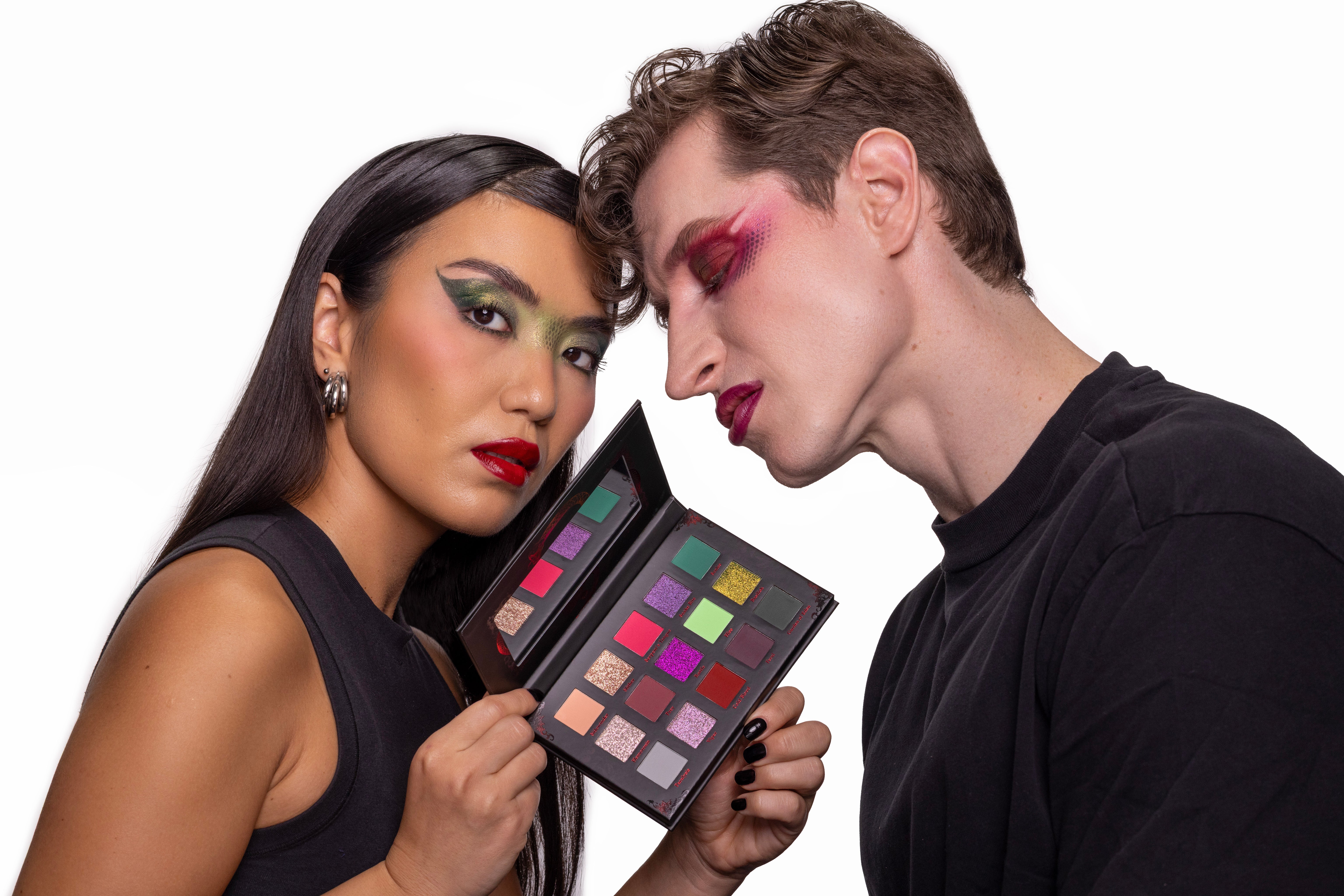 lethal-cosmetics-serpentine-palette-lidschattenpalette-15-farben image 4