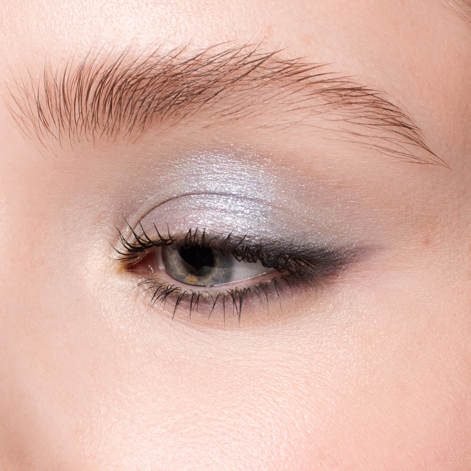 essence-disney-mickey-03-lidschattenpalette-12-farben-10-2g image 5