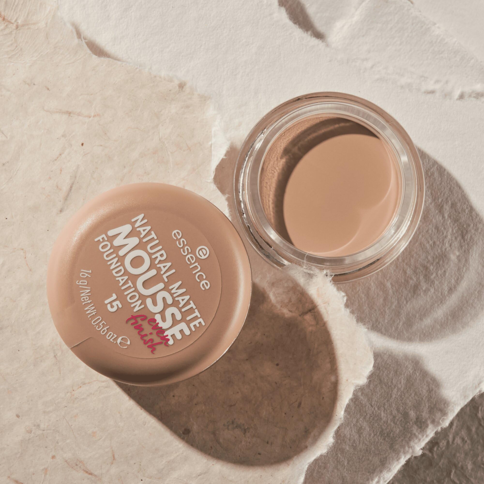 essence-natural-matte-mousse-foundation-15-nude-16g-matt image 7