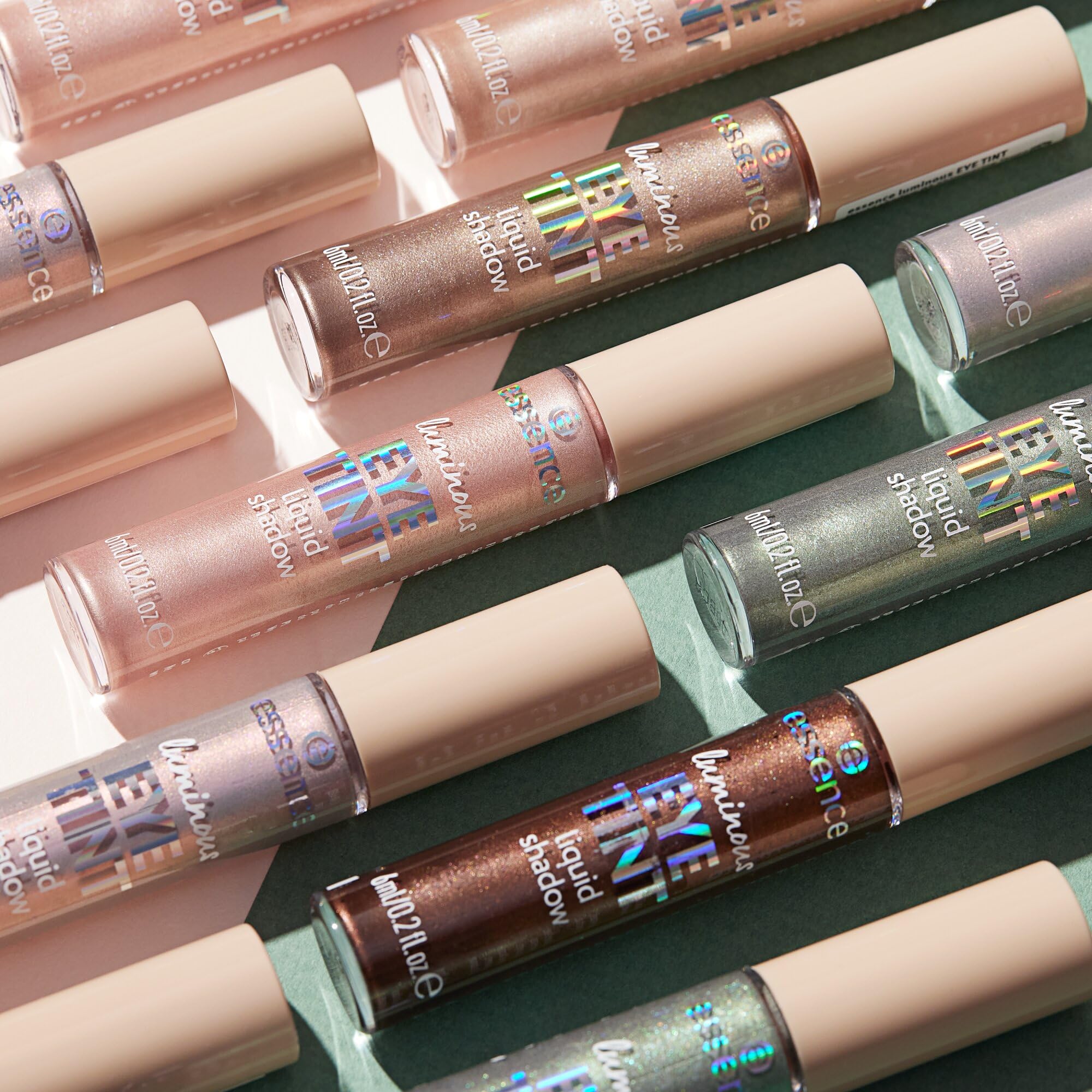 essence-luminous-eye-tint-liquid-shadow-02-nude-6-ml image 7