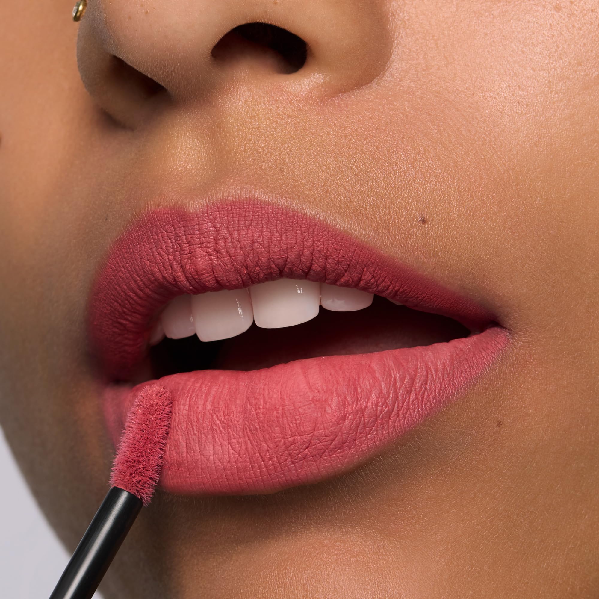 essence-8h-matte-liquid-lipstick-16-velvet-brick-braun-2-5-ml image 4
