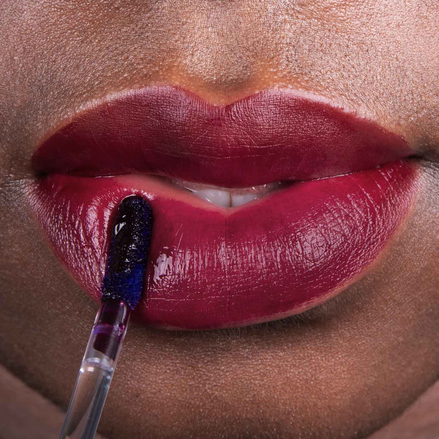 lethal-cosmetics-dexter-dark-passenger-lip-stain-dunkellila image 2