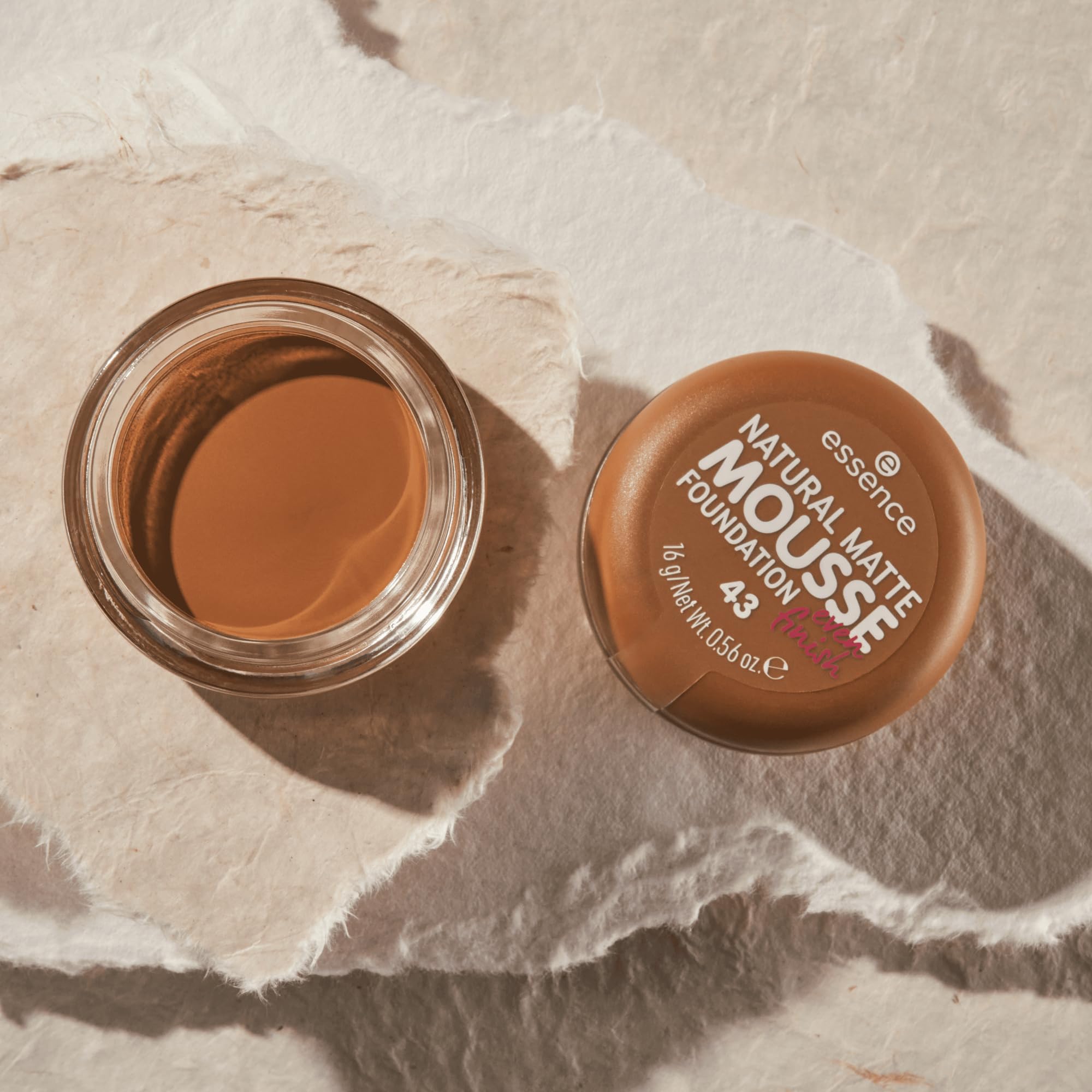 essence-natural-matte-mousse-foundation-43-nude-16g-matt image 2