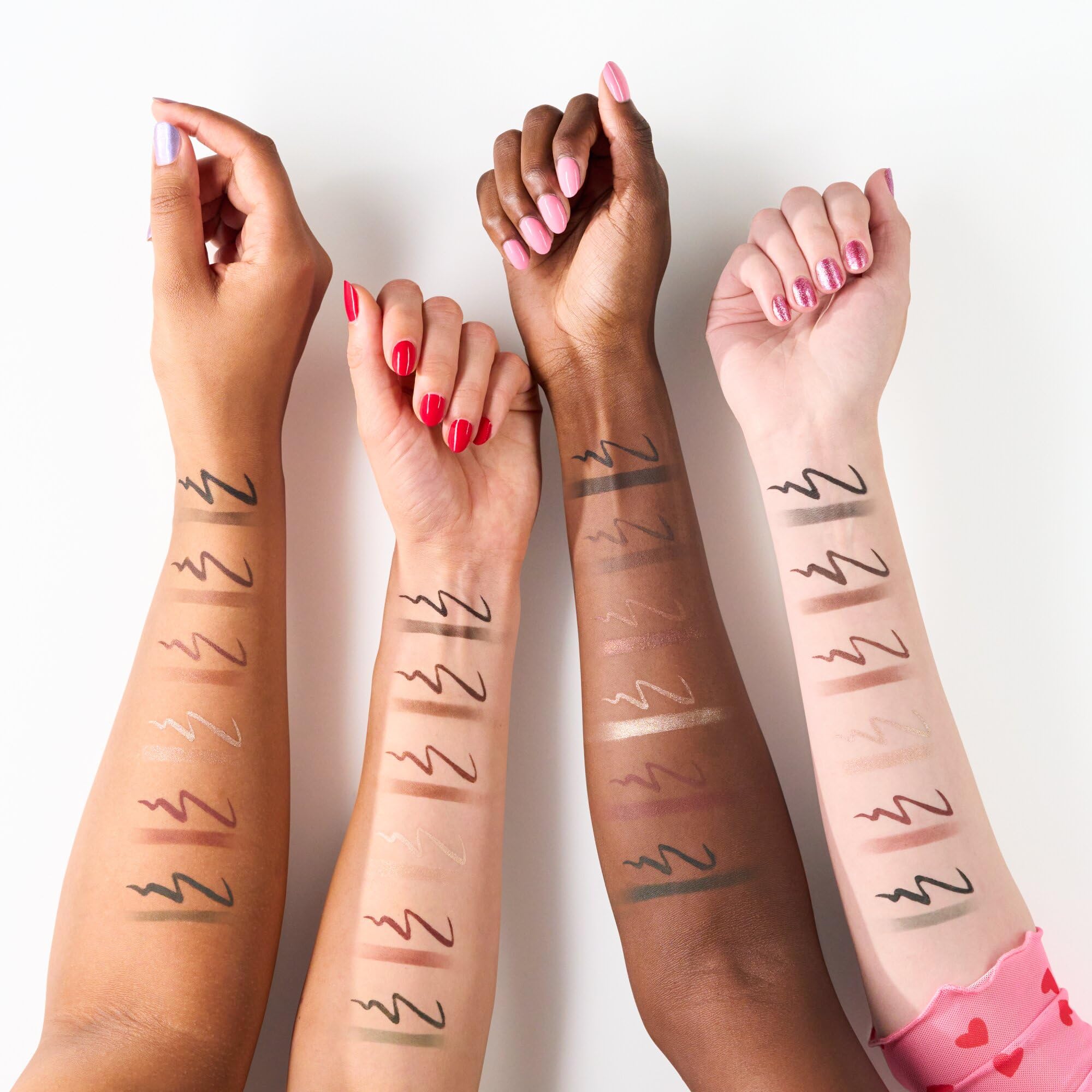 essence-satin-blend-gel-eyeliner-01-schwarz-0-22-g-wasserfest image 5