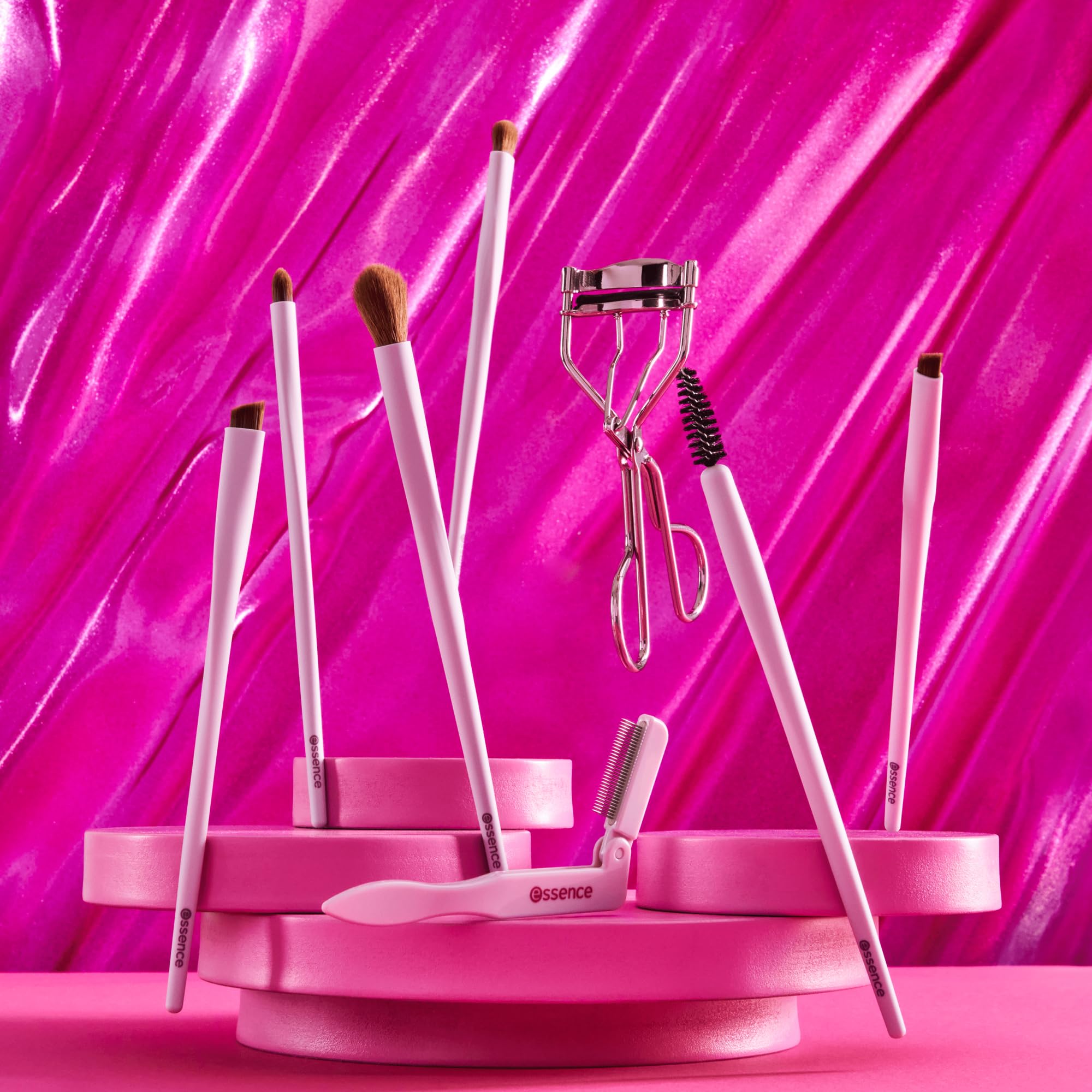essence-eyeliner-brush-01-just-wing-it-pinsel image 6