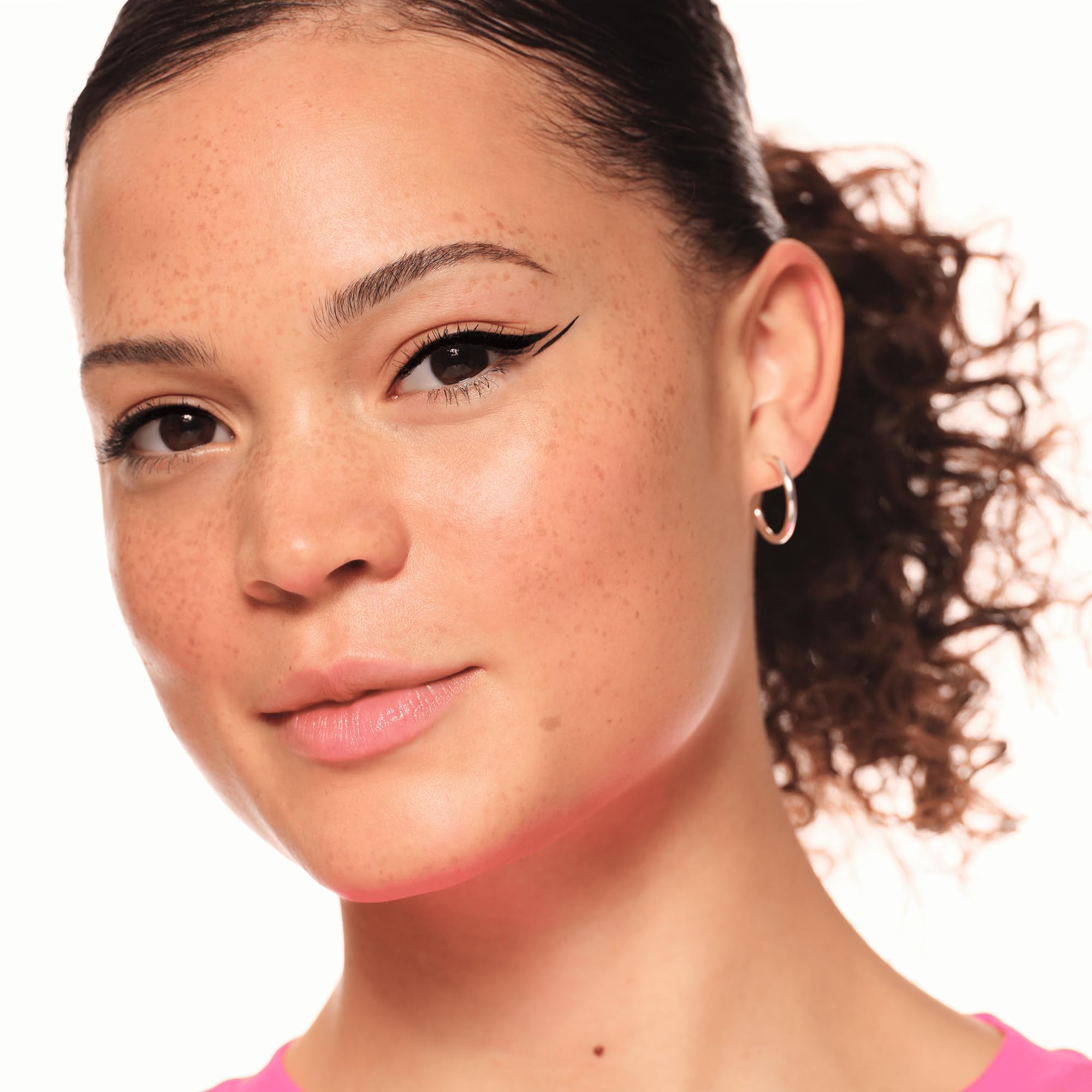essence-line-it-like-a-pro-01-black-eyeliner-2-in-1-1-2-ml image 7