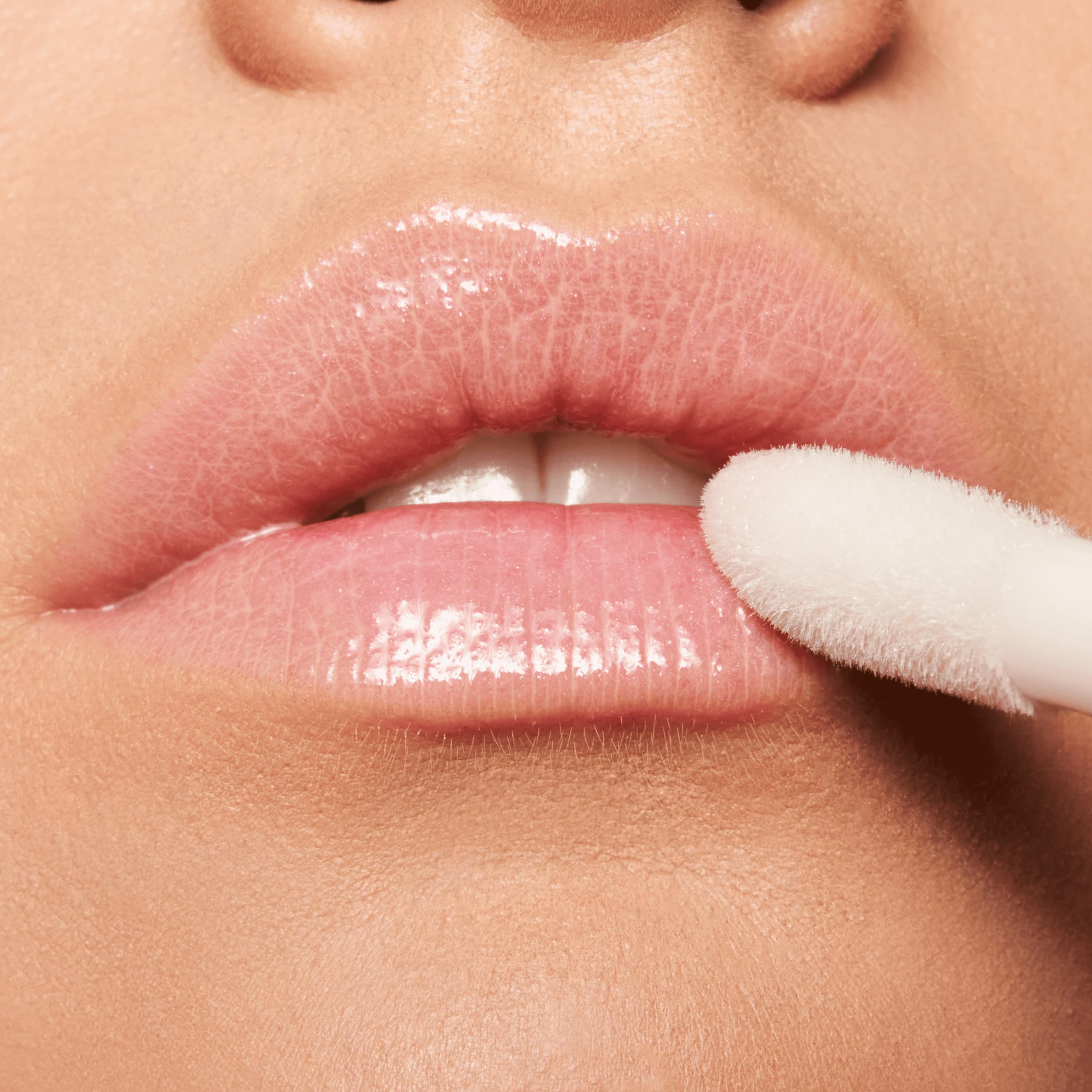 essence-the-super-balm-glossy-lippenbalsam-01-5-ml image 3