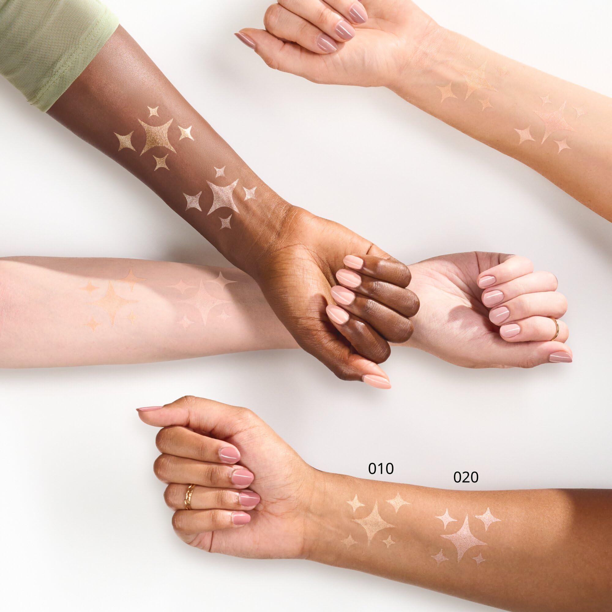 essence-baby-got-glow-highlighter-stick-10-golden-aura-gold-5-5-g image 4
