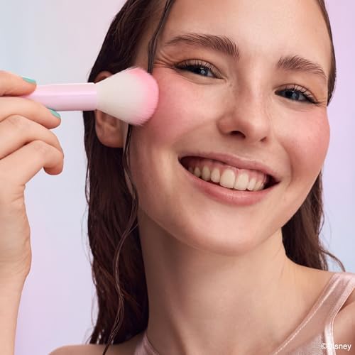 essence-little-mermaid-blush-highlighter-brush-01-vegan-perlmutt image 7