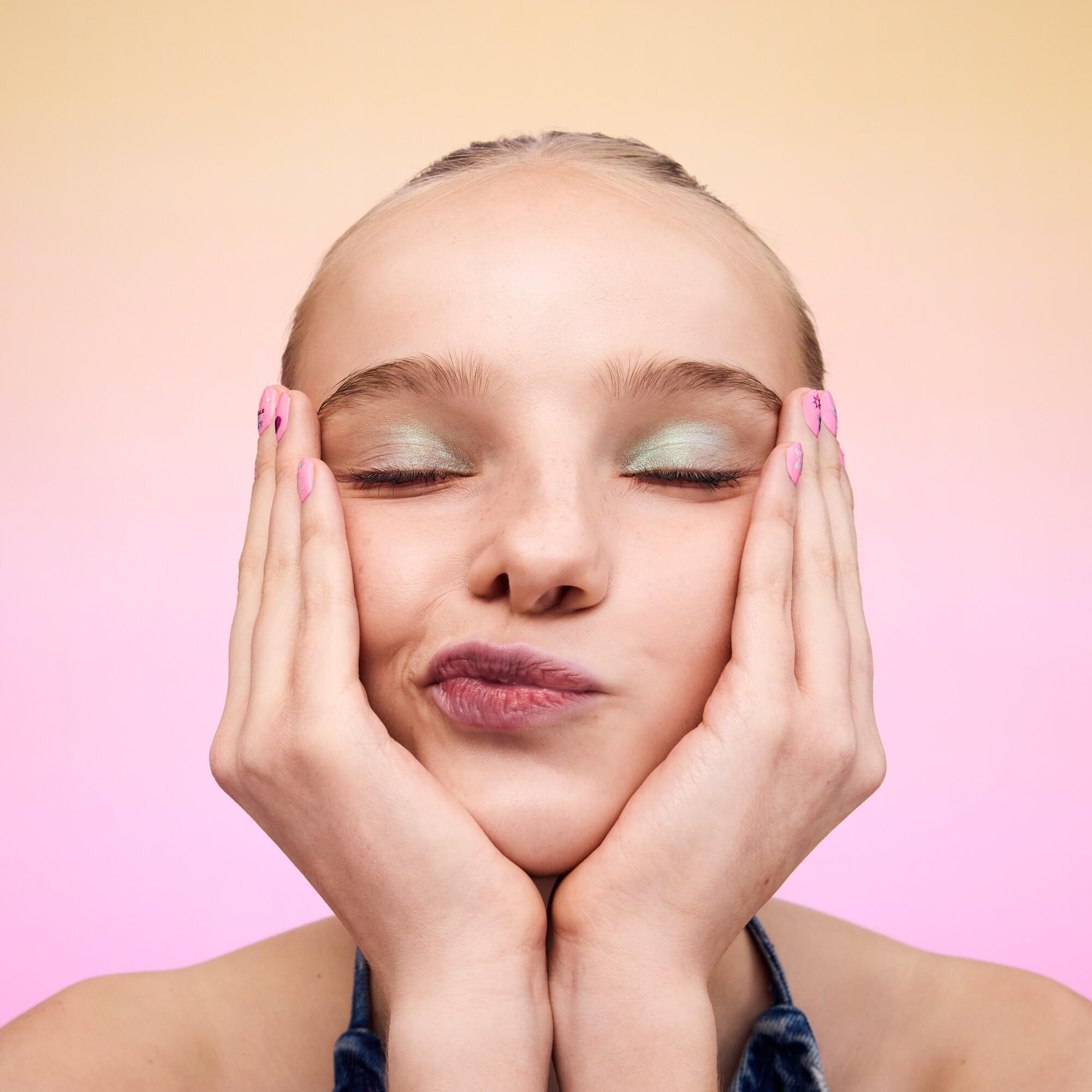 essence-superman-palette-02-lidschatten-7-g-warm image 3
