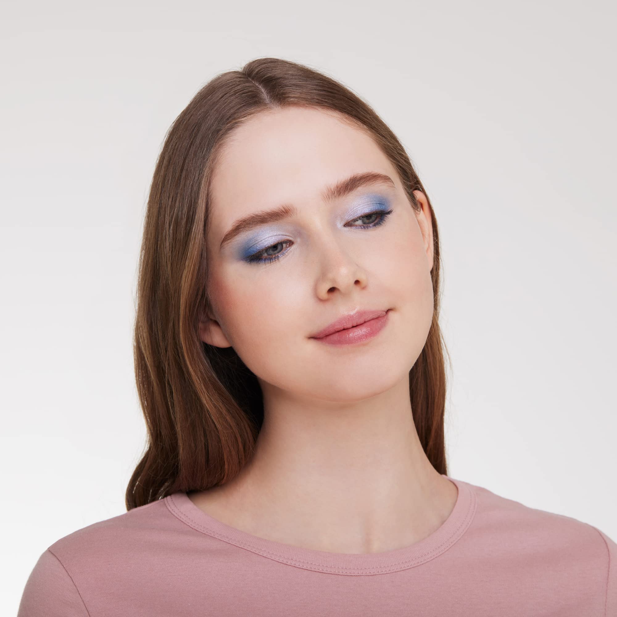 essence-disney-classics-lidschatten-palette-dunkelviolett-14-farben image 4