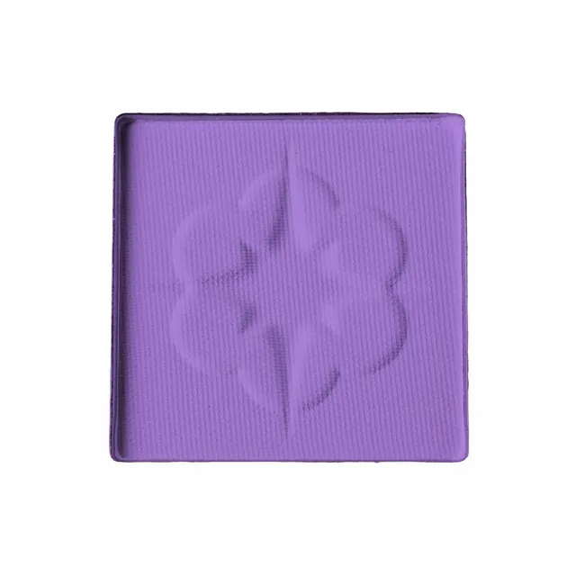 lethal-cosmetics-magnetic-wisteria-lidschatten-matt-lavendel image 1