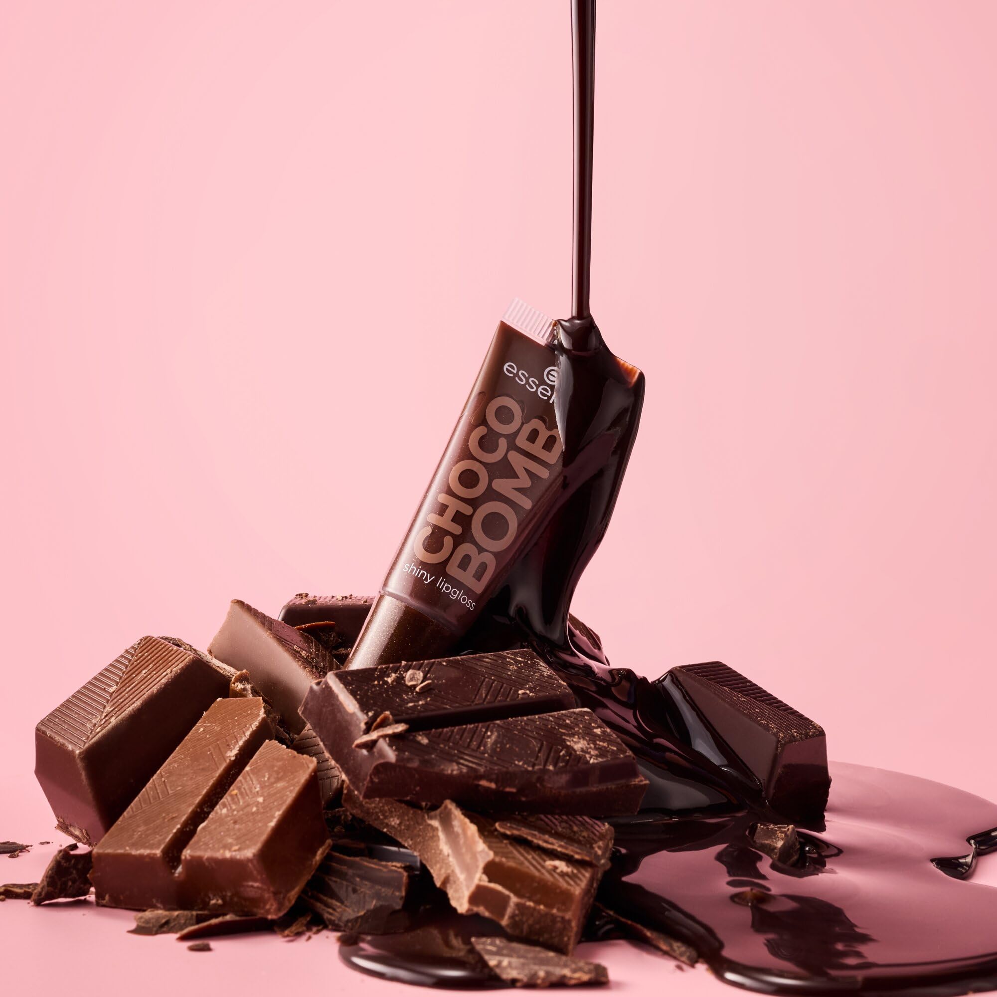 essence-choco-bomb-shiny-lipgloss-01-chocoholic-braun-10-ml image 8