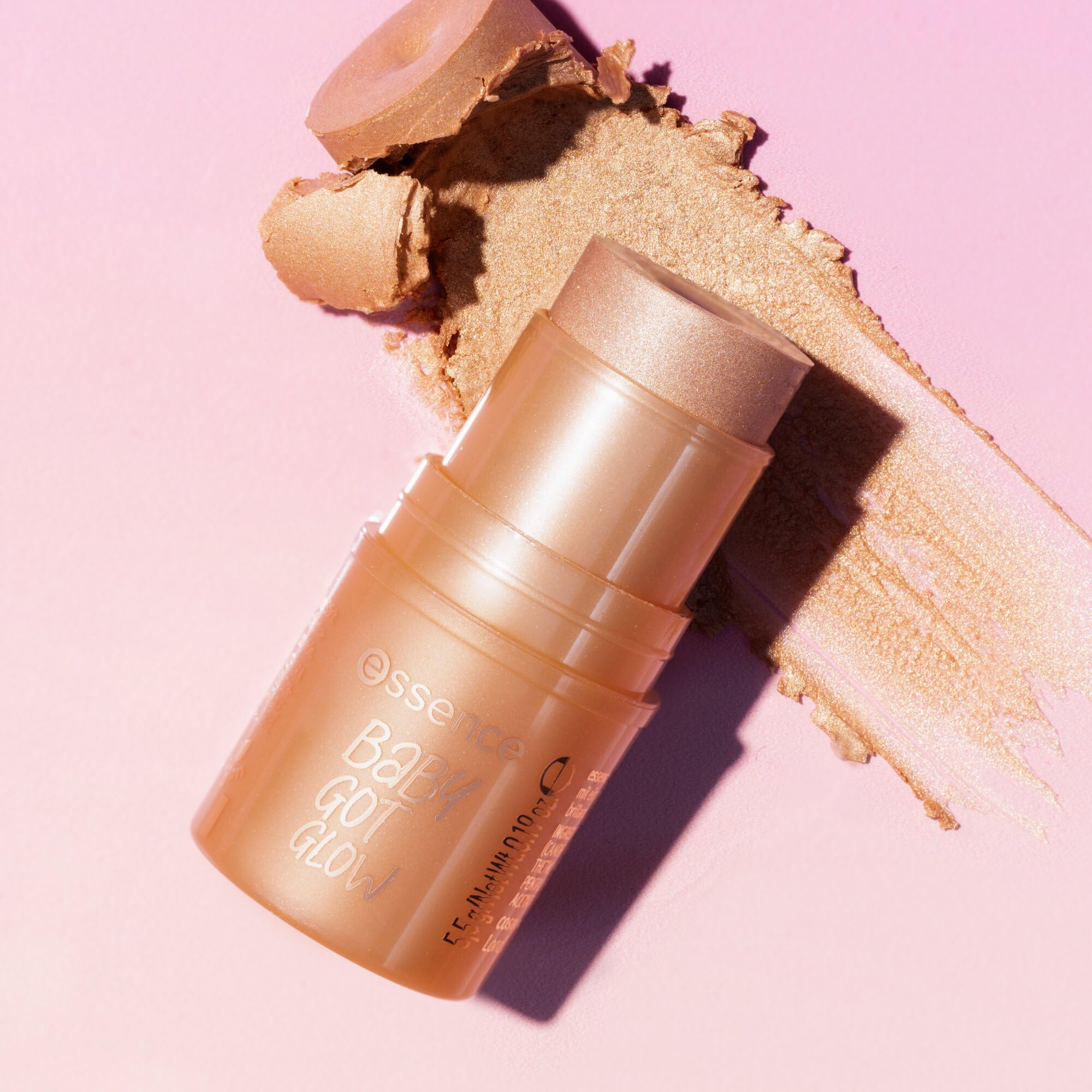 essence-baby-got-glow-highlighter-stick-10-golden-aura-gold-5-5-g image 7