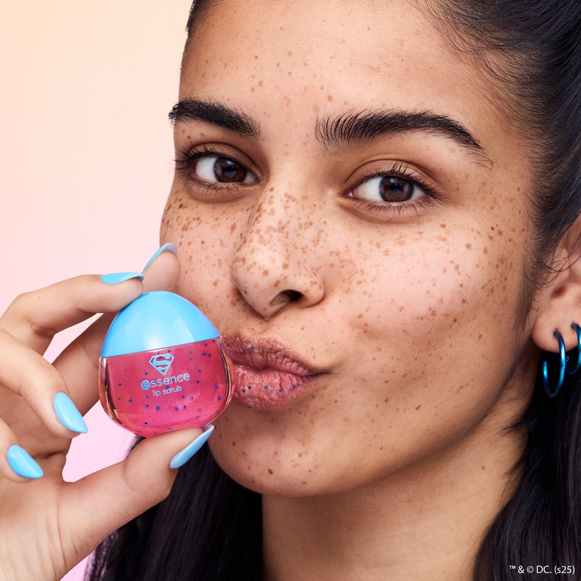 essence-superman-lip-scrub-lippenpeeling-11-g-vitamin-e image 3