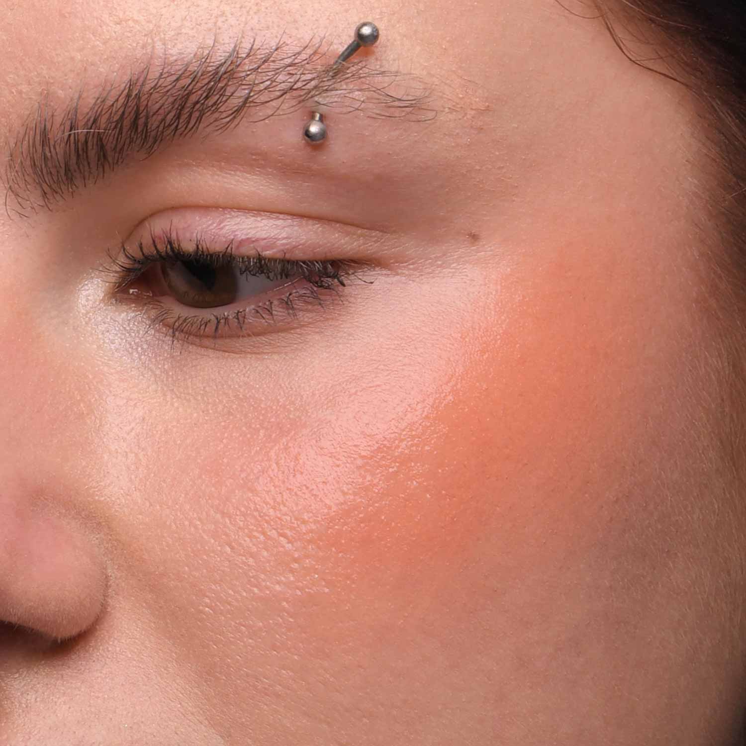 lethal-cosmetics-magnetic-blush-vice-pfirsichfarben image 3