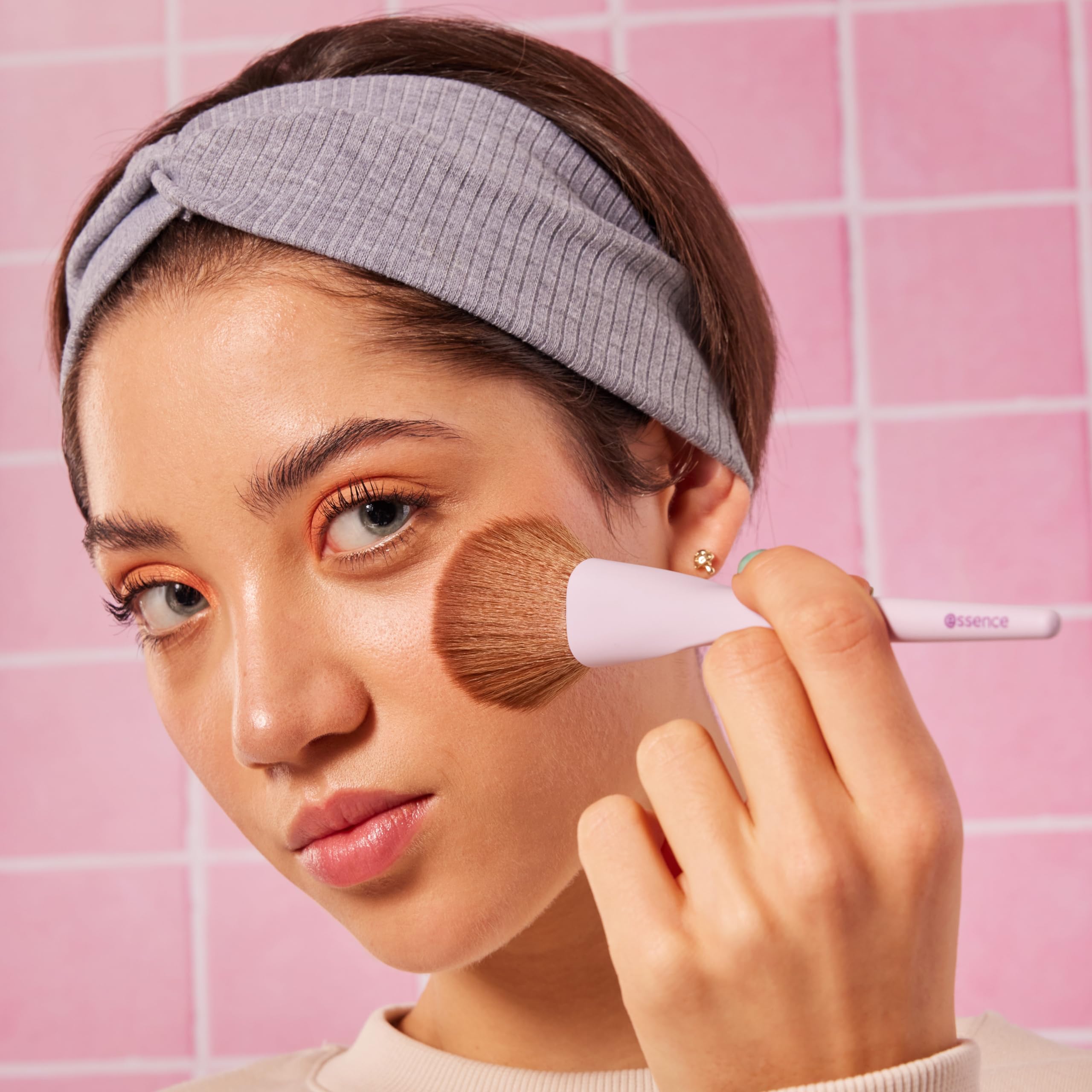 essence-powder-brush-01-puderpinsel-1-st-ck-recycelt image 4
